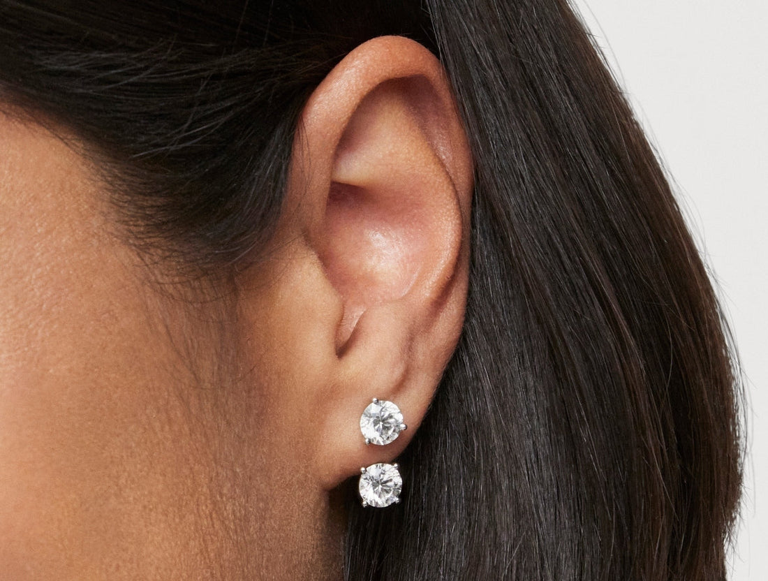 Boucles d'oreilles solitaires en diamant de laboratoire de 2 carats, taille brillant | Blanc