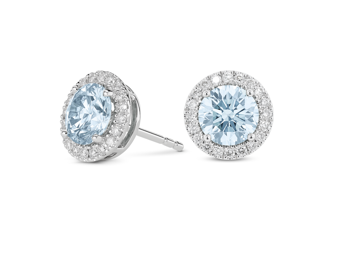 Boucles d'oreilles en or 14 carats avec diamants de laboratoire de 2 carats et halo | Bleu