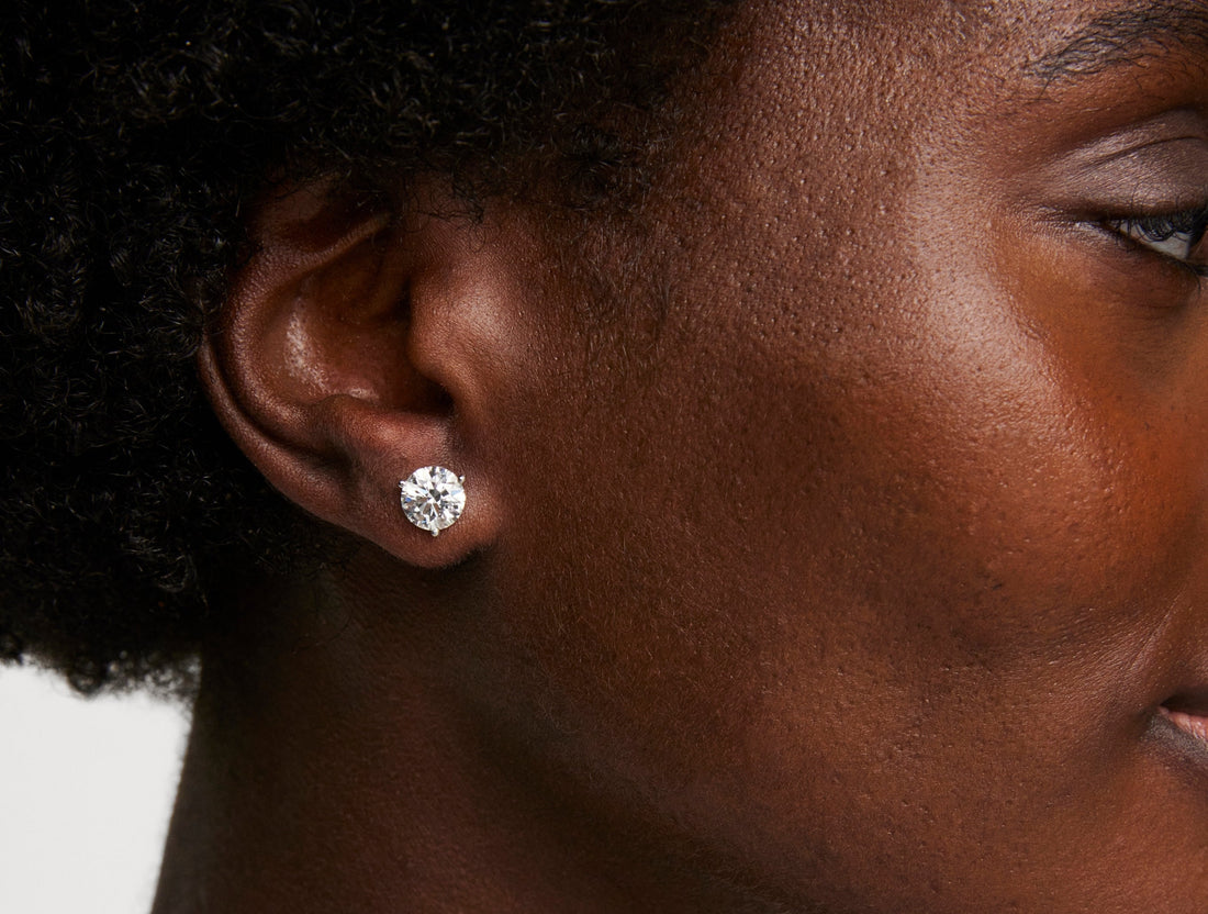 Clous d'oreilles solitaires en diamant de laboratoire de 3½ ct. tw. taille brillant | Blanc