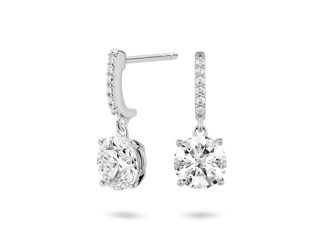 Boucles d'oreilles pendantes solitaires à diamants de laboratoire de 2 carats, taille brillant | Blanc