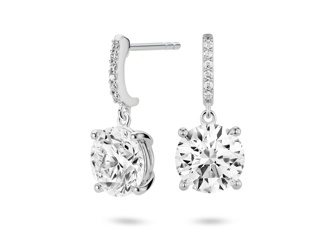 Boucles d'oreilles pendantes solitaires en diamant de laboratoire de 4 carats, taille brillant | Blanc