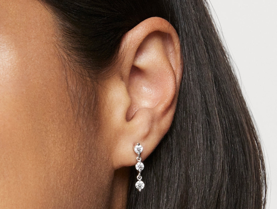 Boucles d'oreilles pendantes en diamants de laboratoire de 0,5 ct. tw à taille ronde et brillant | Blanc